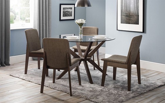 Chelsea table with Kensington chairs